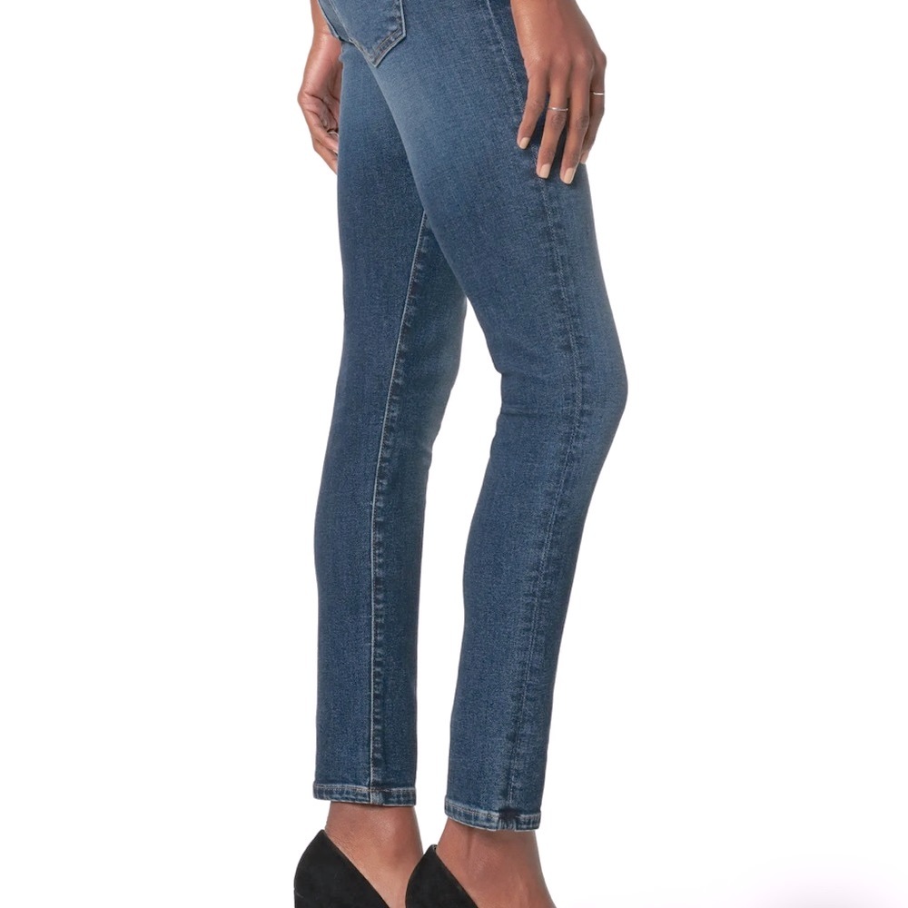 Joe’s jeans Flawless mid rise skinny